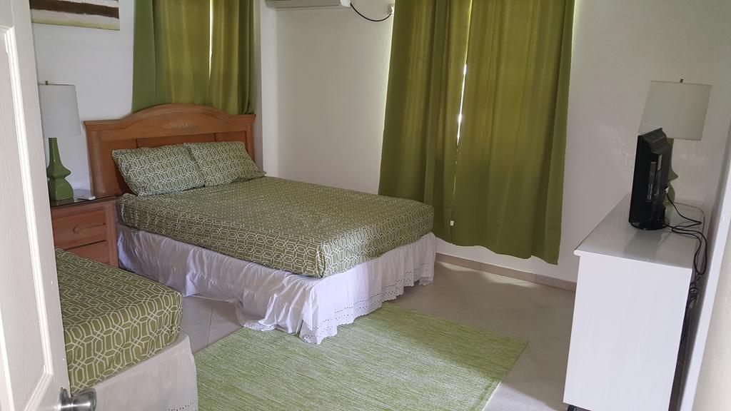 Worthing Beach Apartments Bridgetown Eksteriør billede